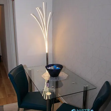 Nifty Sapphire Time Apartment *